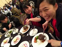 メインディッシュはsteak🍖です。