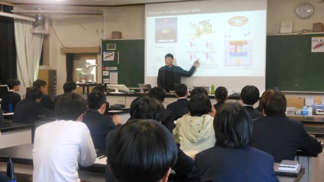 自然科学入門講座Ⅱで研究手法を学ぶ（理数科長のつぶやき）