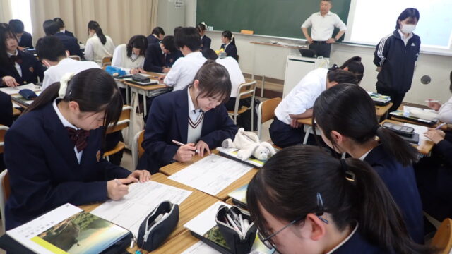 自分の「わからない」に気づく授業──1年生「iC融合探究」