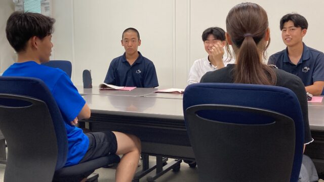 🏃‍♂️ スポーツ班が「競技力を高めるストレッチ」について岡山大学陸上部にインタビュー！
