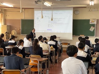 第20回探究チャレンジー（公共✕数学教科横断授業）「民主政治と私たち」 数字で読み解く“平等”とは？