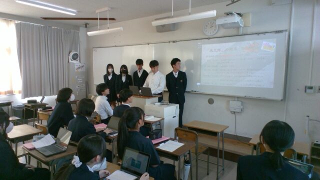 大学の先生方からの学びを糧に―第2学年「iC課題探究α」分野別発表会を実施しました