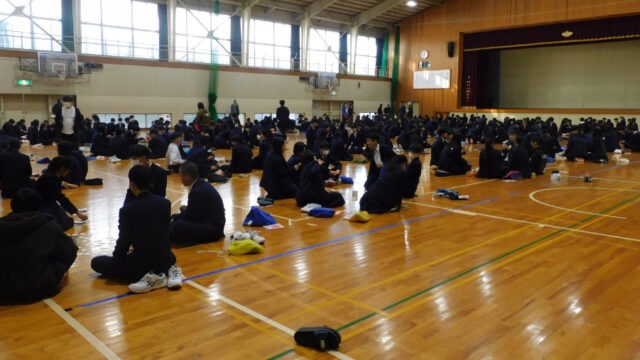 １年生百人一首大会開催