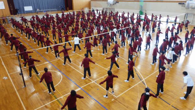 １年生合同体育(バレー)